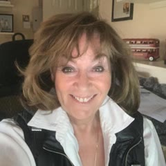 Lesley Leone